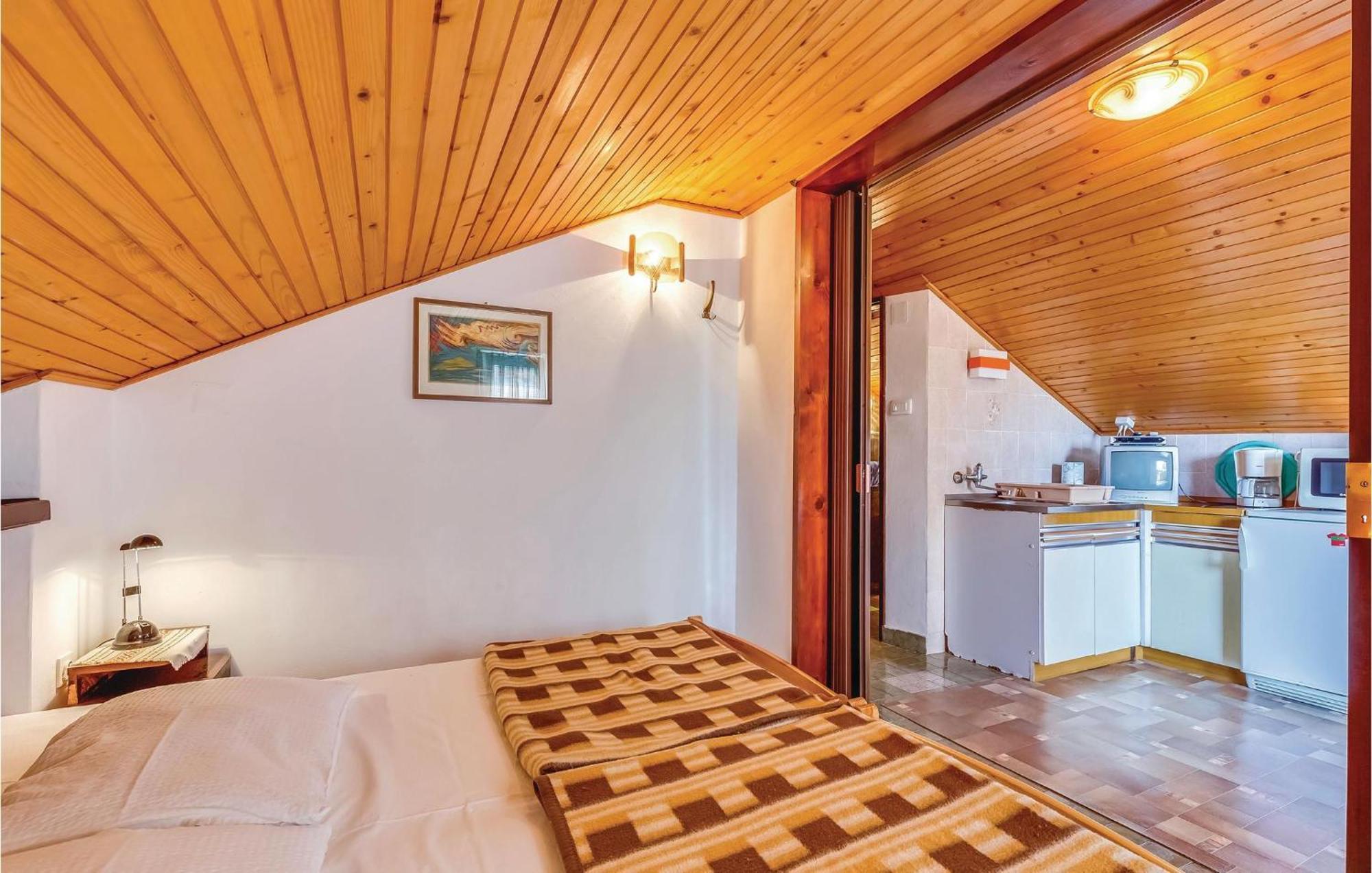 Cozy Apartment In Crikvenica With Wifi Ngoại thất bức ảnh