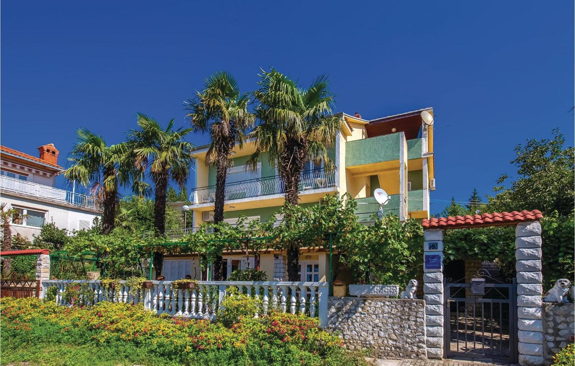 Cozy Apartment In Crikvenica With Wifi Ngoại thất bức ảnh