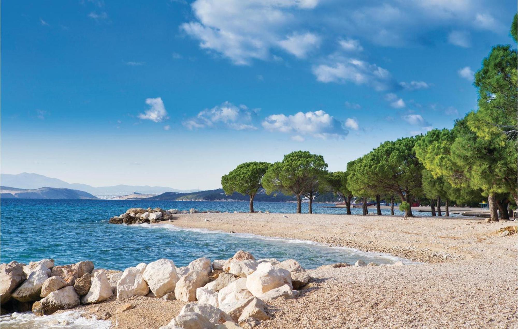 Cozy Apartment In Crikvenica With Wifi Ngoại thất bức ảnh